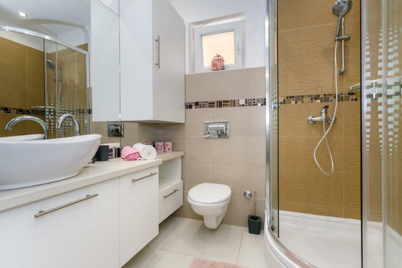 Apartman Brajutovci 26 Kornic Exterior photo